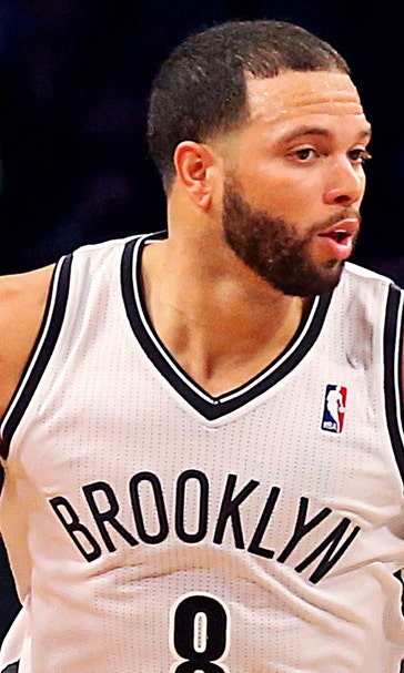 Report: Mavs interested in Deron Williams signing, not trade